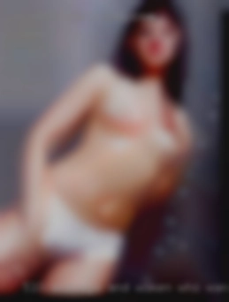 5'10, average, and women who want to fuck brown eyes.